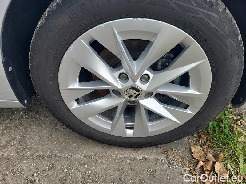  Skoda  Octavia  Lim. (NX3)(2020) Oct.1.5 e-TEC 110 Style AT #5