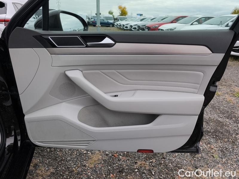  Volkswagen  Passat  Variant (CB5) (2019) Pas.Var.2.0TDI 140 Elegance AT #43