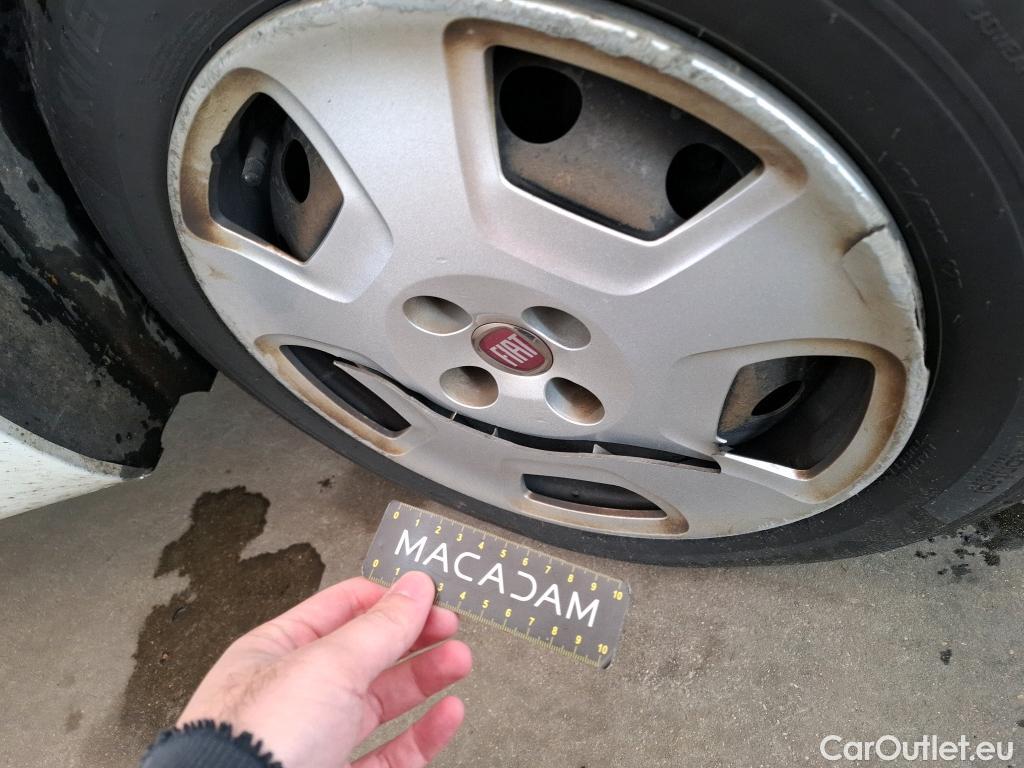  Fiat  Fiorino FIAT  / 2016 / 4P / Fourgonnette 1.3 Multijet 95 Pro Lounge #23