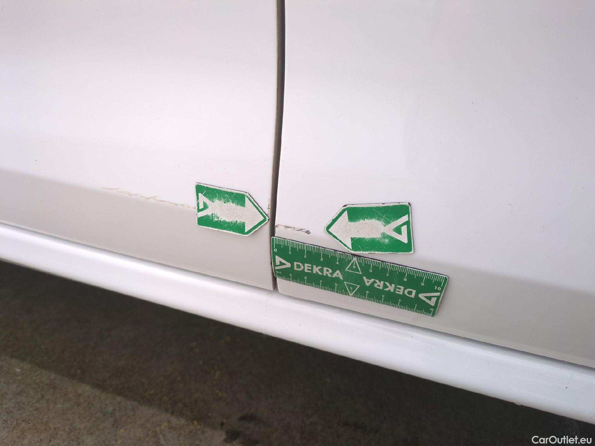  Peugeot  208 PEUGEOT  Affaire VU 5p Berline BlueHDi 100 ¤6.c S&S PREMIUM PACK #37