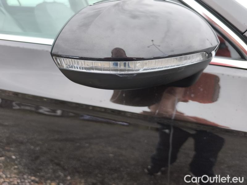  Volkswagen  Passat  Variant (CB5) (2019) Pas.Var.2.0TDI 140 Elegance AT #37