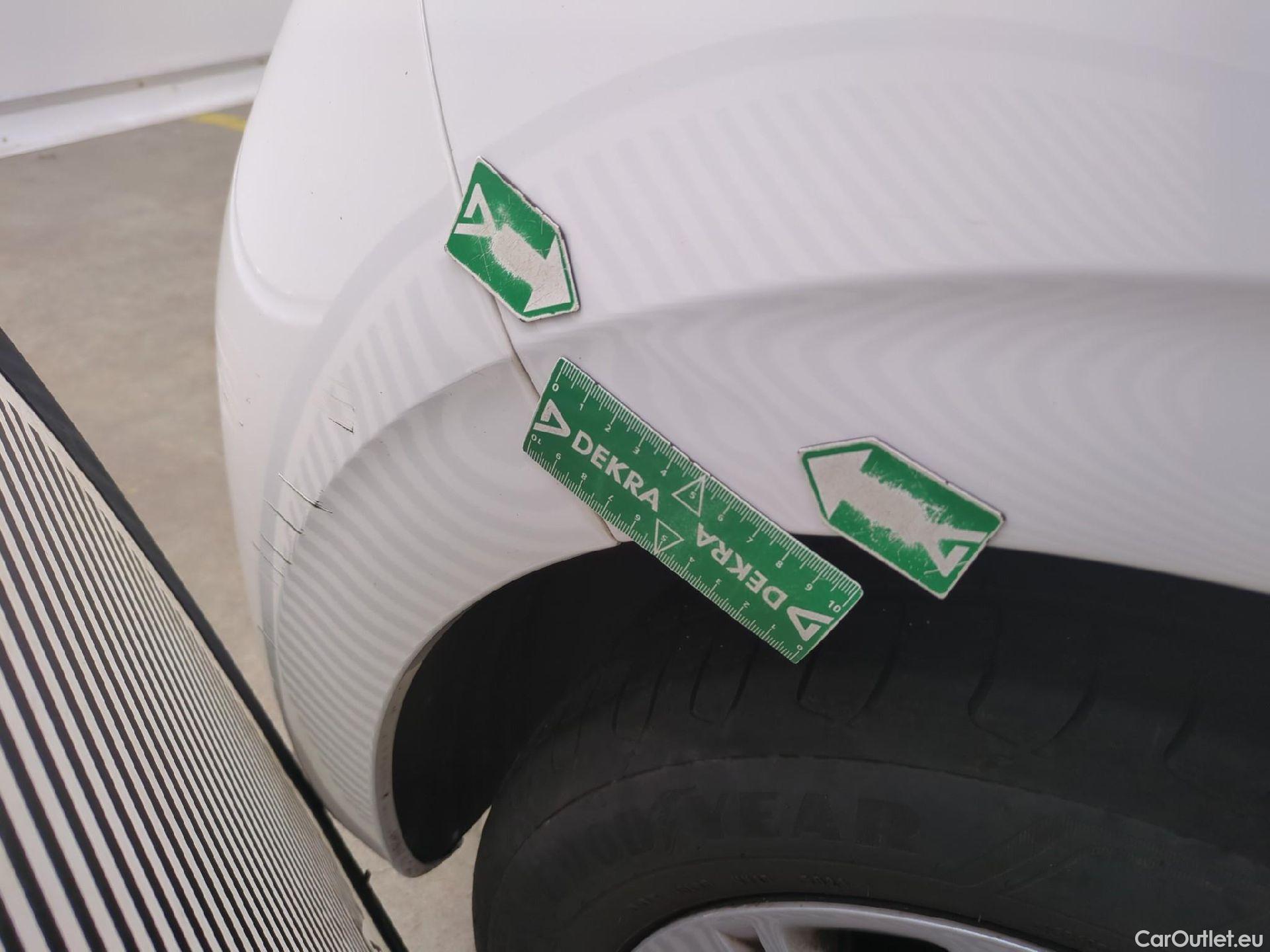  Peugeot  208 PEUGEOT  Affaire VU 5p Berline BlueHDi 100 ¤6.c S&S PREMIUM PACK #29