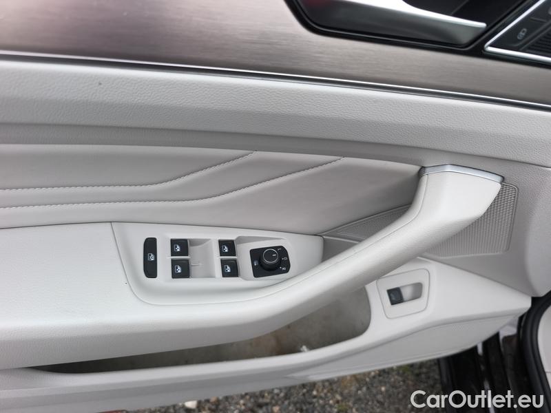  Volkswagen  Passat  Variant (CB5) (2019) Pas.Var.2.0TDI 140 Elegance AT #13