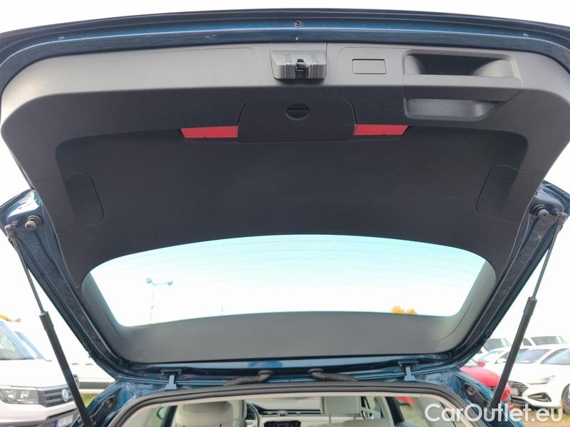  Volkswagen  Passat  Variant (CB5) (2019) Pas.Var.2.0TDI 110 Elegance AT #16