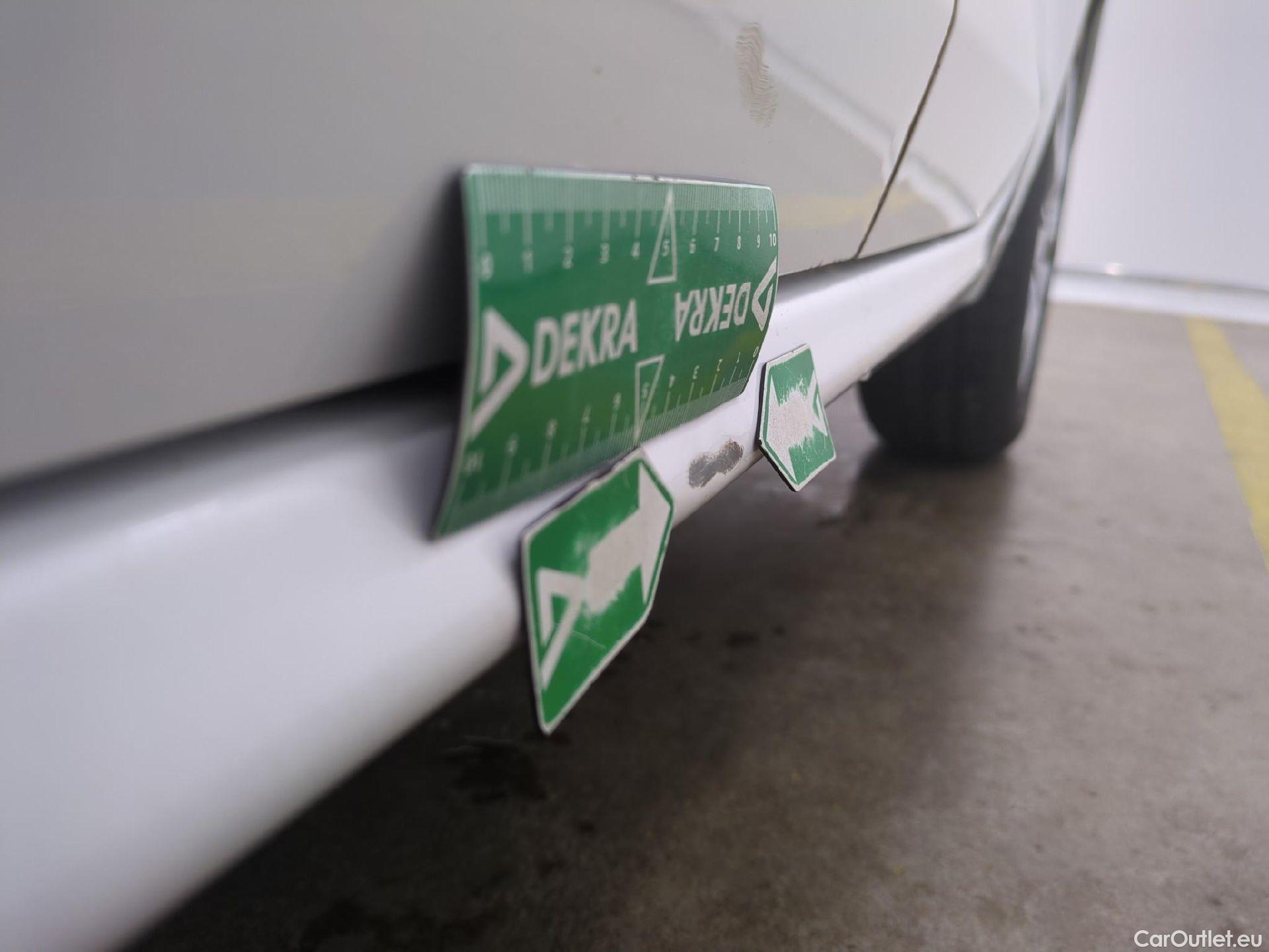  Peugeot  208 PEUGEOT  Affaire VU 5p Berline BlueHDi 100 ¤6.c S&S PREMIUM PACK #52