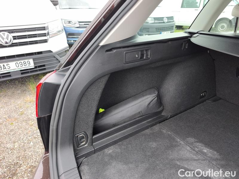  Volkswagen  Passat  Variant (CB5) (2019) Pas.Var.2.0TDI 140 Elegance AT #30