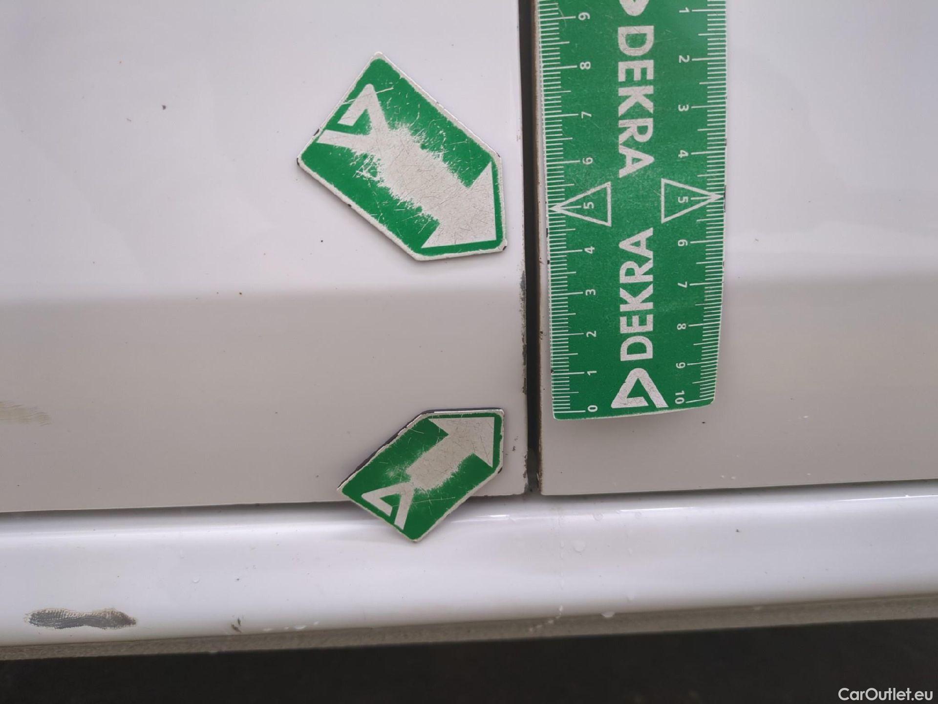  Peugeot  208 PEUGEOT  Affaire VU 5p Berline BlueHDi 100 ¤6.c S&S PREMIUM PACK #16