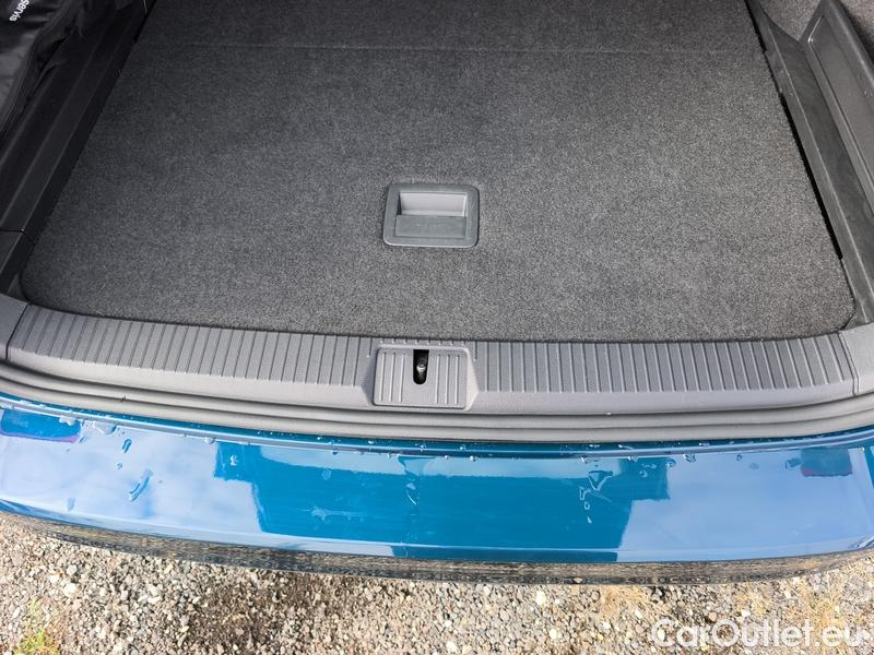  Volkswagen  Passat  Variant (CB5) (2019) Pas.Var.2.0TDI 110 Elegance AT #17