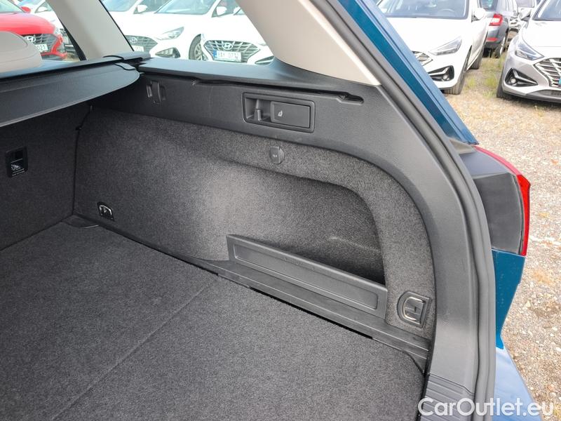  Volkswagen  Passat  Variant (CB5) (2019) Pas.Var.2.0TDI 110 Elegance AT #18