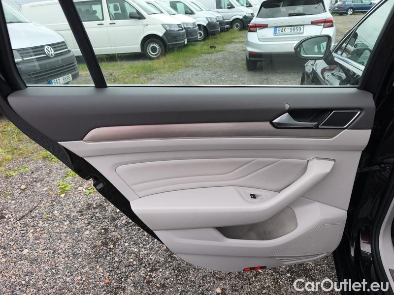  Volkswagen  Passat  Variant (CB5) (2019) Pas.Var.2.0TDI 140 Elegance AT #16