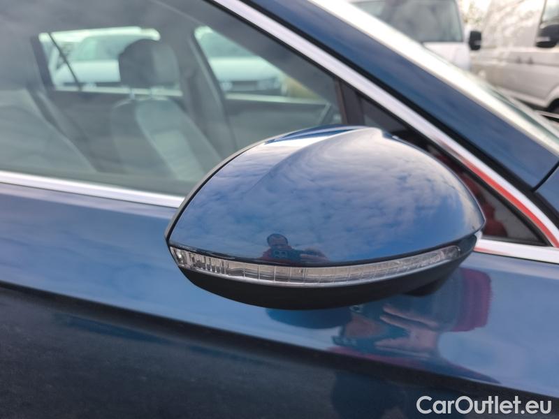  Volkswagen  Passat  Variant (CB5) (2019) Pas.Var.2.0TDI 110 Elegance AT #23