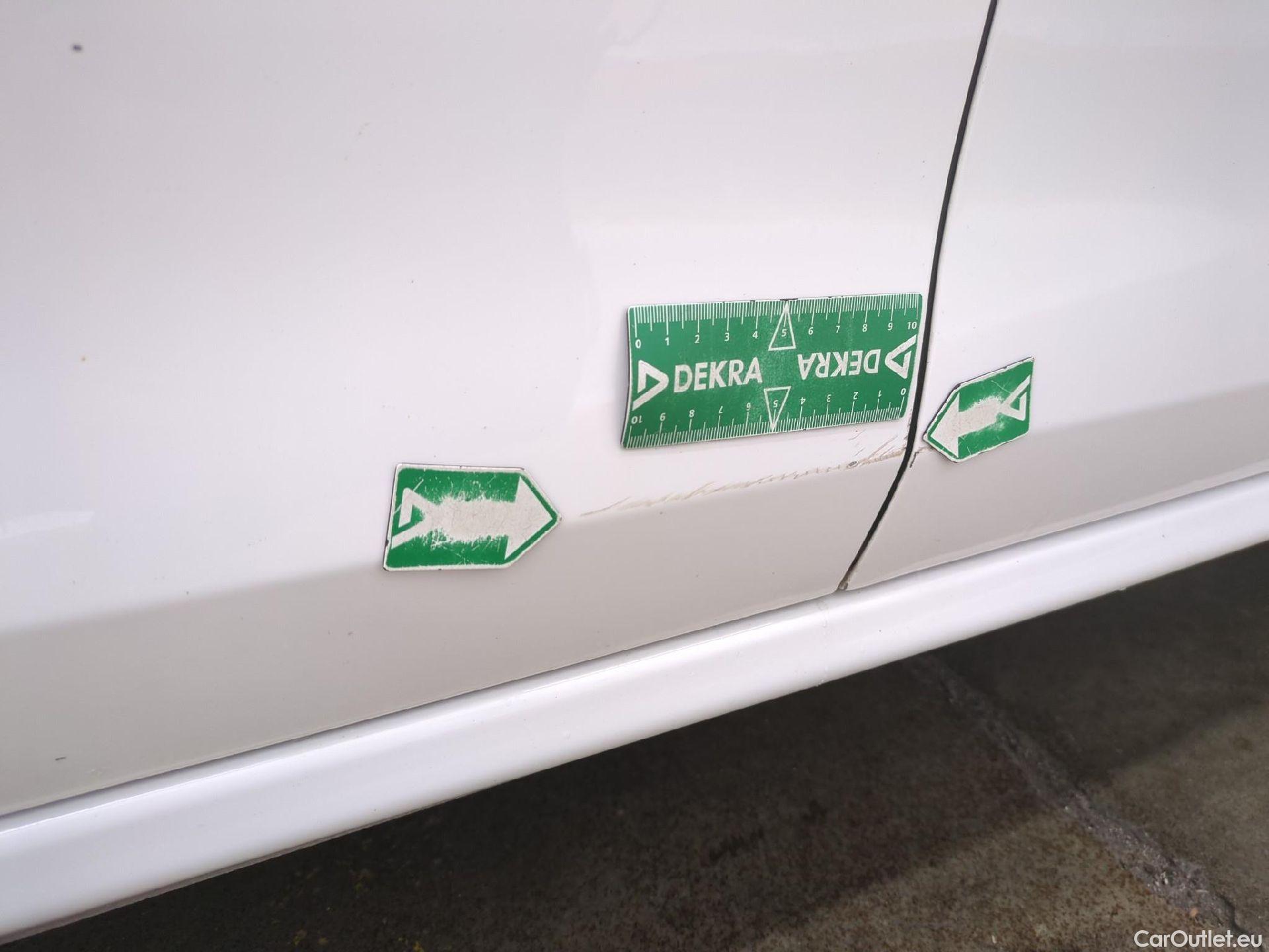  Peugeot  208 PEUGEOT  Affaire VU 5p Berline BlueHDi 100 ¤6.c S&S PREMIUM PACK #33