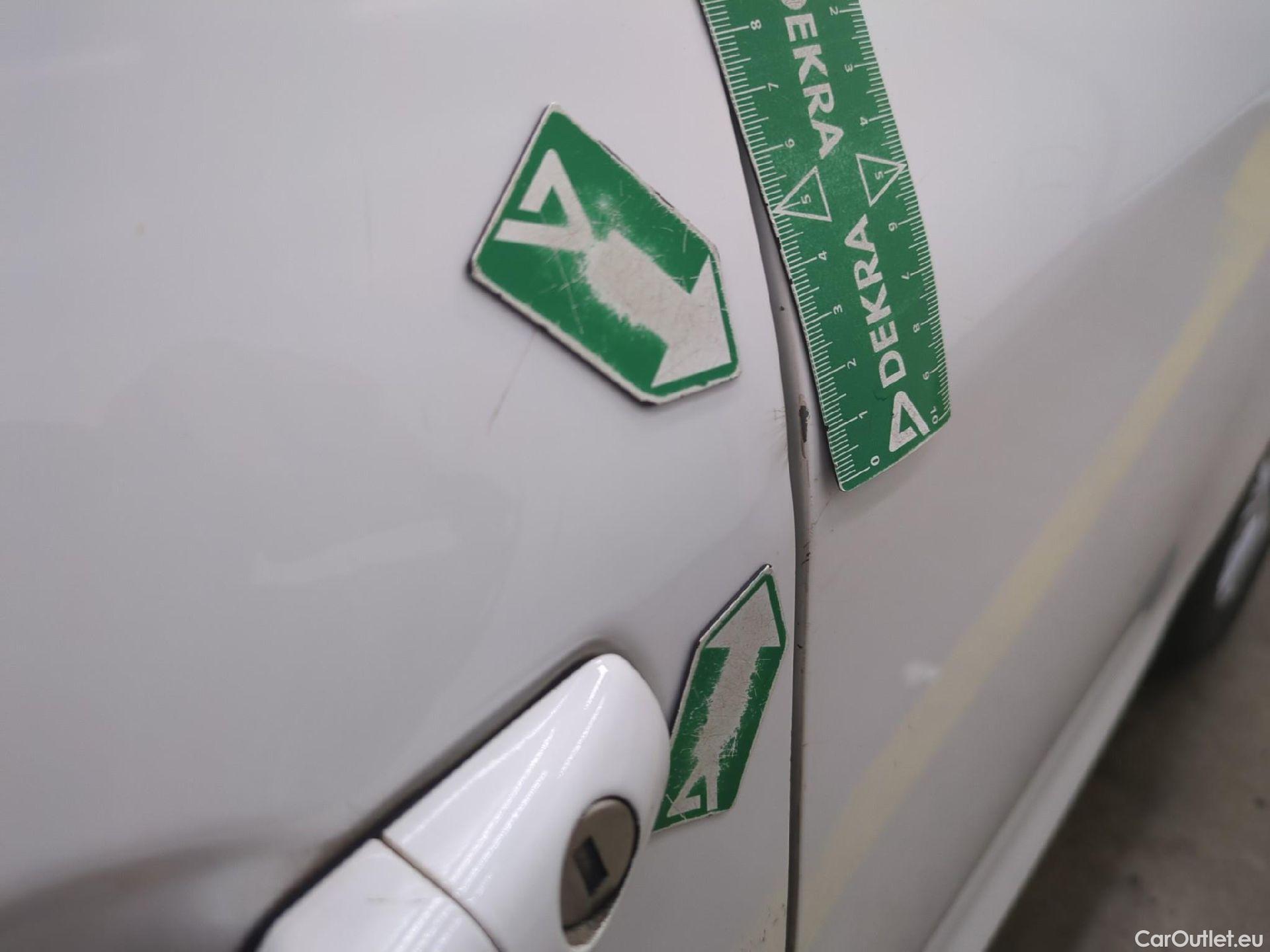  Peugeot  208 PEUGEOT  Affaire VU 5p Berline BlueHDi 100 ¤6.c S&S PREMIUM PACK #17