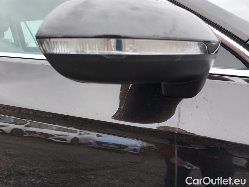  Volkswagen  Passat  Variant (CB5) (2019) Pas.Var.2.0TDI 140 Elegance AT #38