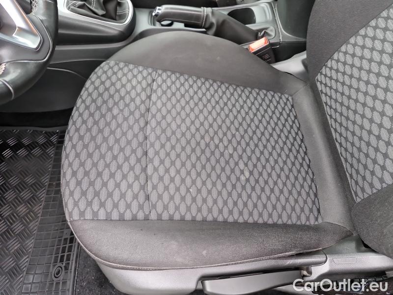  Opel  Astra  K Sports Tourer (2015) ST 1.5CDTi 77 Edition 5d #9