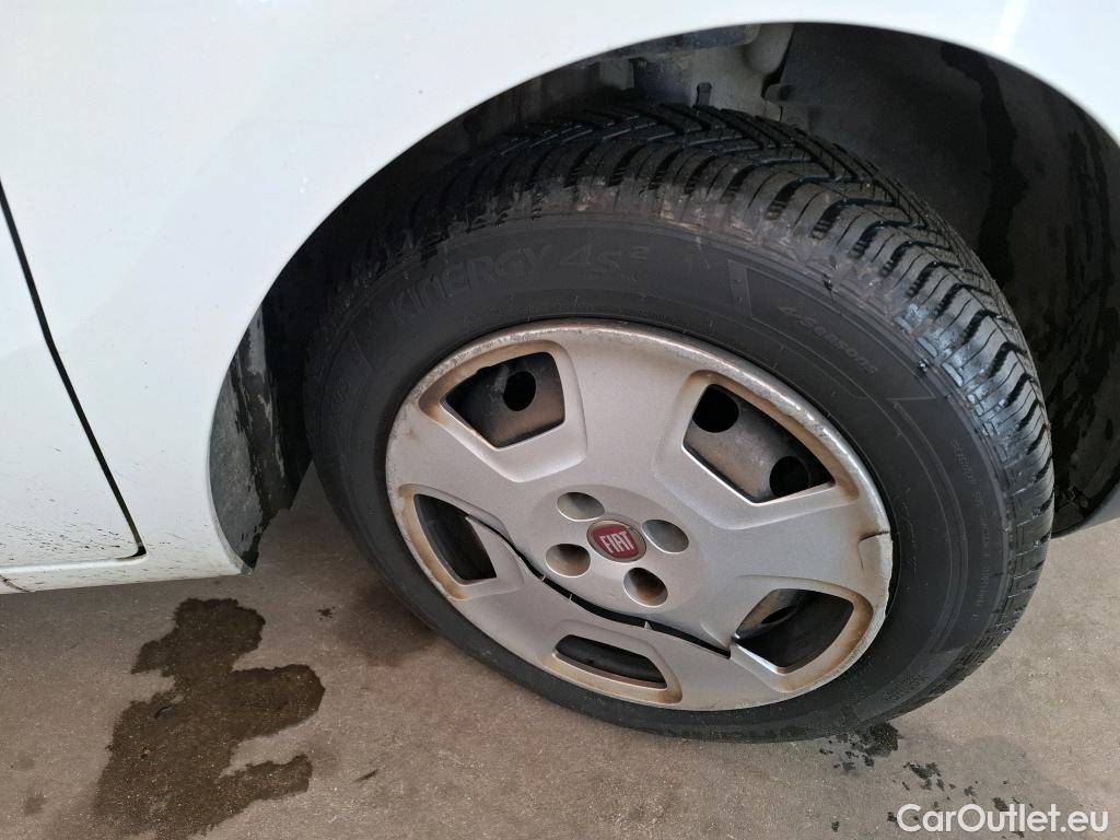  Fiat  Fiorino FIAT  / 2016 / 4P / Fourgonnette 1.3 Multijet 95 Pro Lounge #22