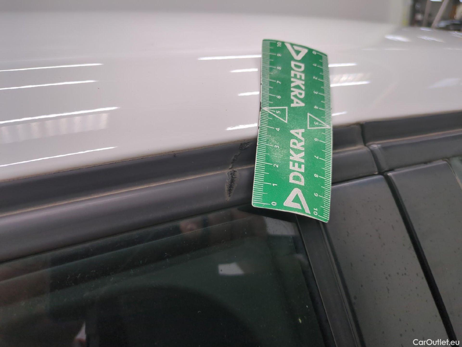  Peugeot  208 PEUGEOT  Affaire VU 5p Berline BlueHDi 100 ¤6.c S&S PREMIUM PACK #42