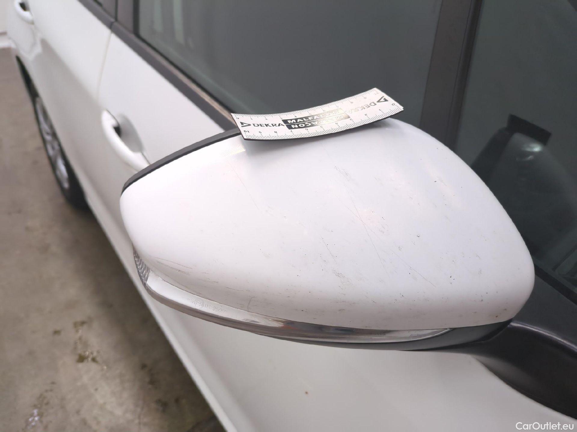  Peugeot  208 PEUGEOT  Affaire VU 5p Berline BlueHDi 100 ¤6.c S&S PREMIUM PACK #46