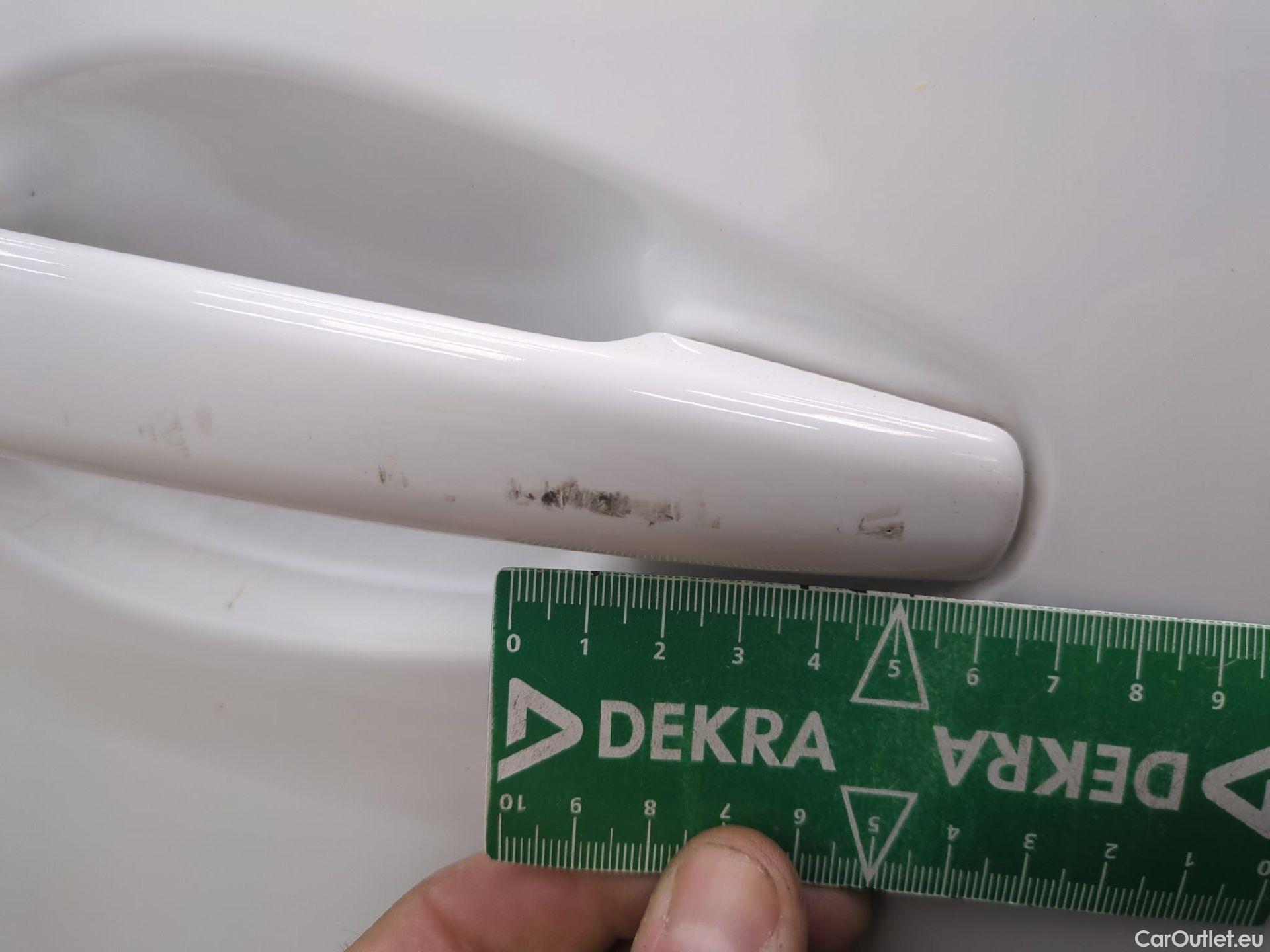  Peugeot  208 PEUGEOT  Affaire VU 5p Berline BlueHDi 100 ¤6.c S&S PREMIUM PACK #40