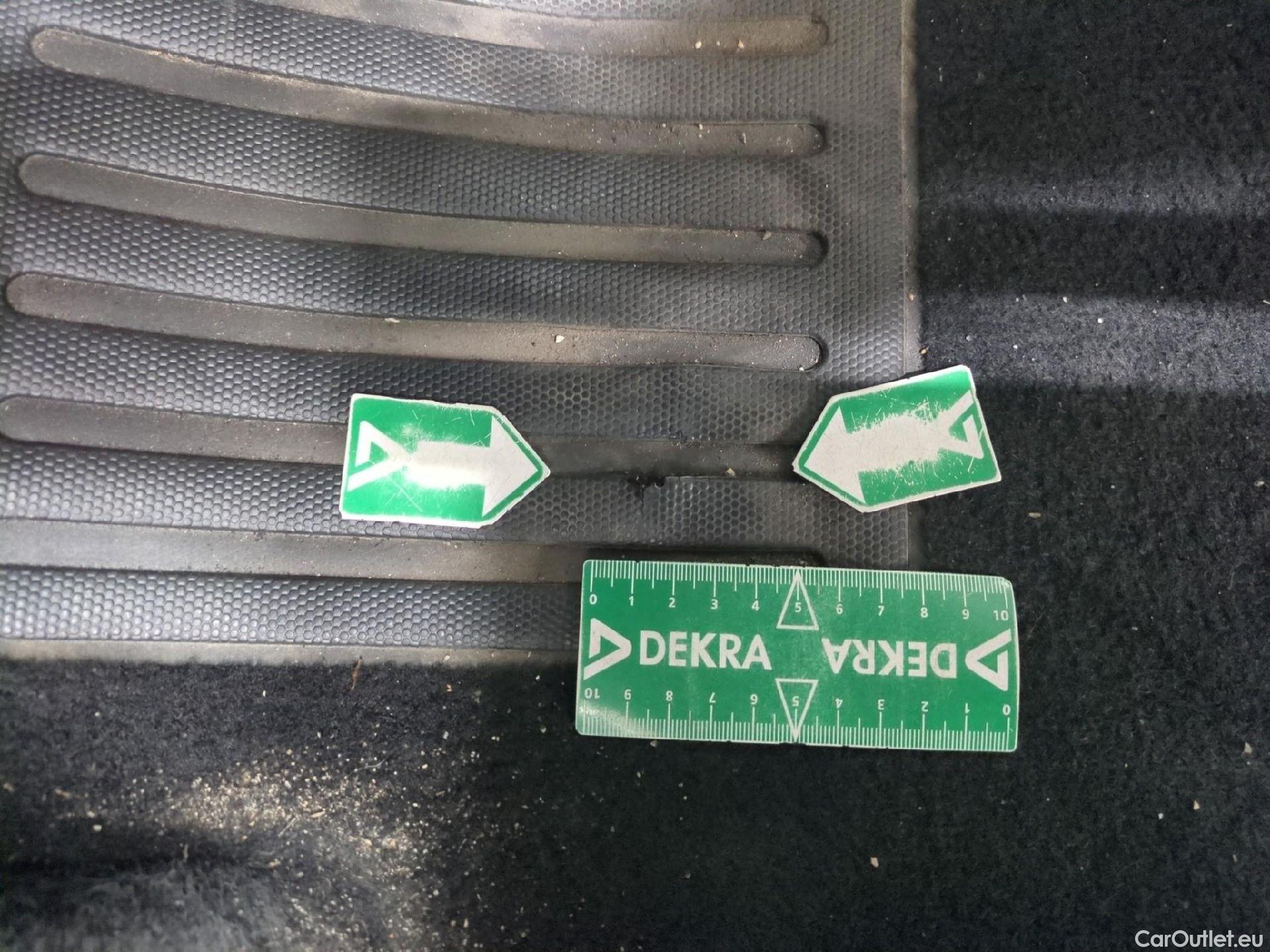  Peugeot  208 PEUGEOT  Affaire VU 5p Berline BlueHDi 100 ¤6.c S&S PREMIUM PACK #19