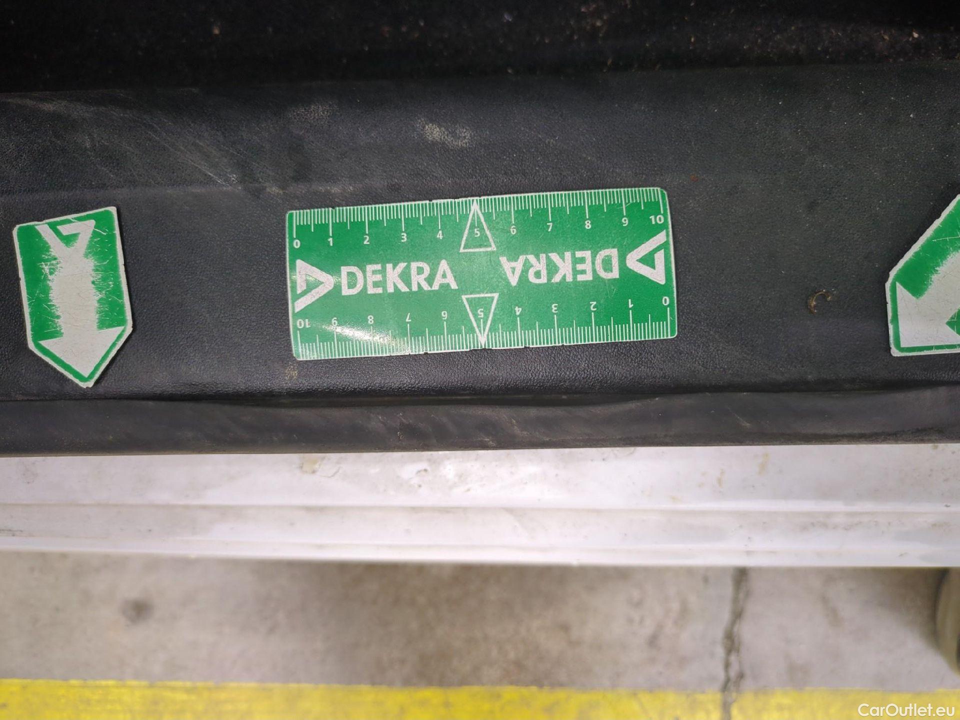  Peugeot  208 PEUGEOT  Affaire VU 5p Berline BlueHDi 100 ¤6.c S&S PREMIUM PACK #21