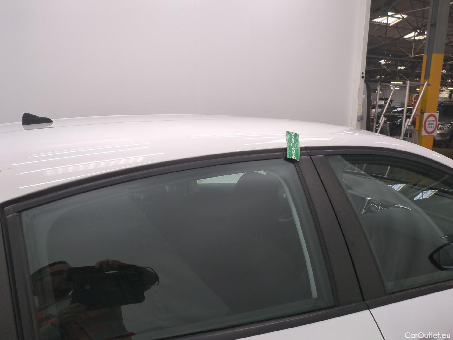  Peugeot  208 PEUGEOT  Affaire VU 5p Berline BlueHDi 100 ¤6.c S&S PREMIUM PACK #41