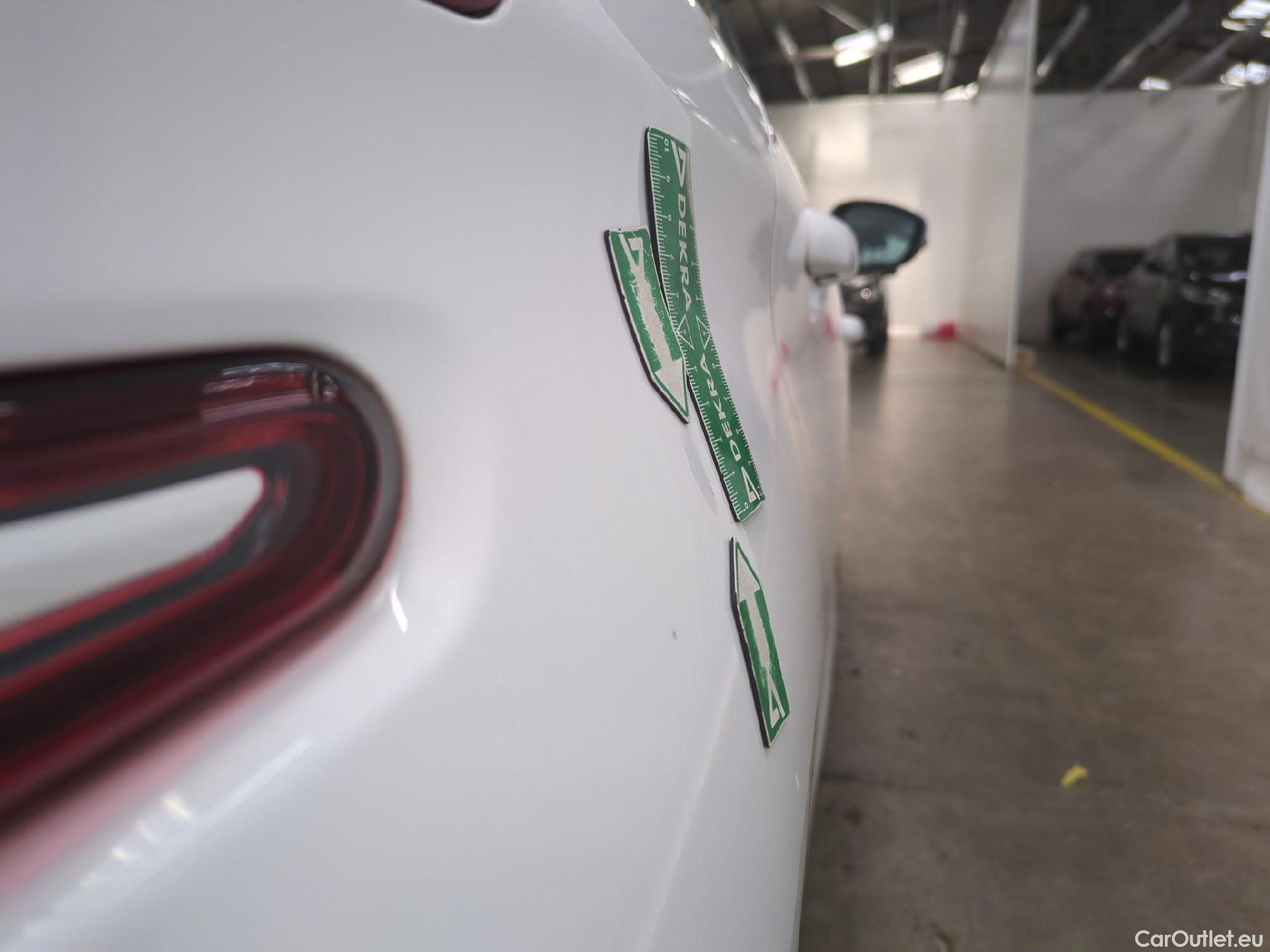  Peugeot  208 PEUGEOT  Affaire VU 5p Berline BlueHDi 100 ¤6.c S&S PREMIUM PACK #30