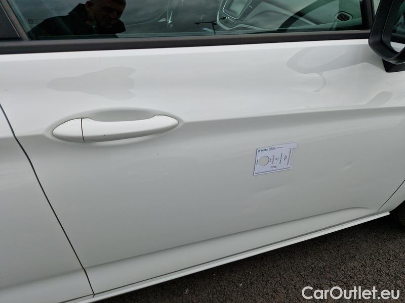  Opel  Astra  K Sports Tourer (2015) ST 1.5CDTi 77 Edition 5d #21