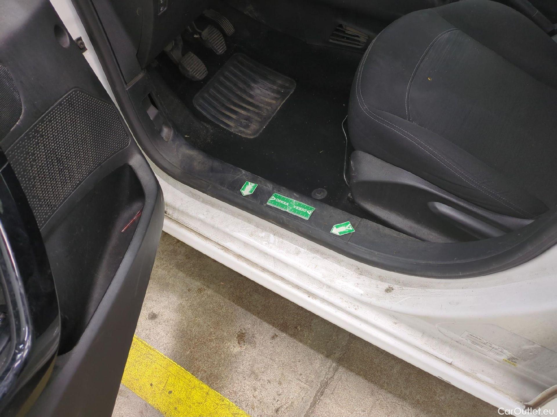  Peugeot  208 PEUGEOT  Affaire VU 5p Berline BlueHDi 100 ¤6.c S&S PREMIUM PACK #22