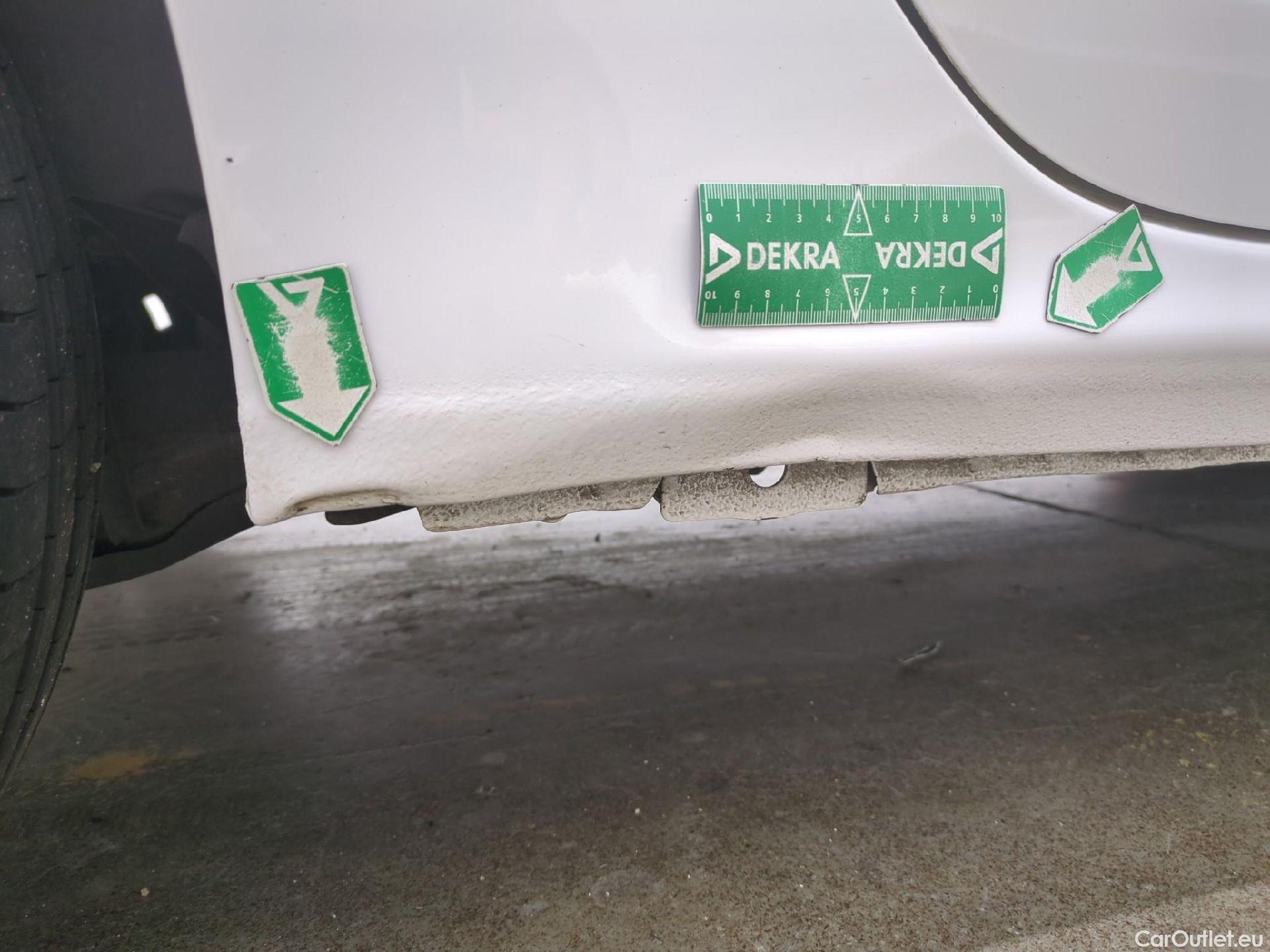  Peugeot  208 PEUGEOT  Affaire VU 5p Berline BlueHDi 100 ¤6.c S&S PREMIUM PACK #31