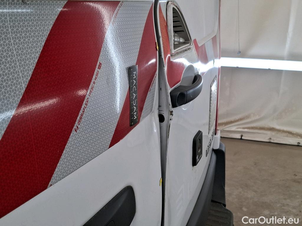  Renault  Master  Fourgon L3H2 3 5 Grand Confort dCi 135CV BVM6 7 Sieges E6dT #17