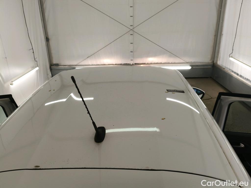  Peugeot  208  Affaire Premium Pack 1.6 HDi 75CV BVM5 E6 #22