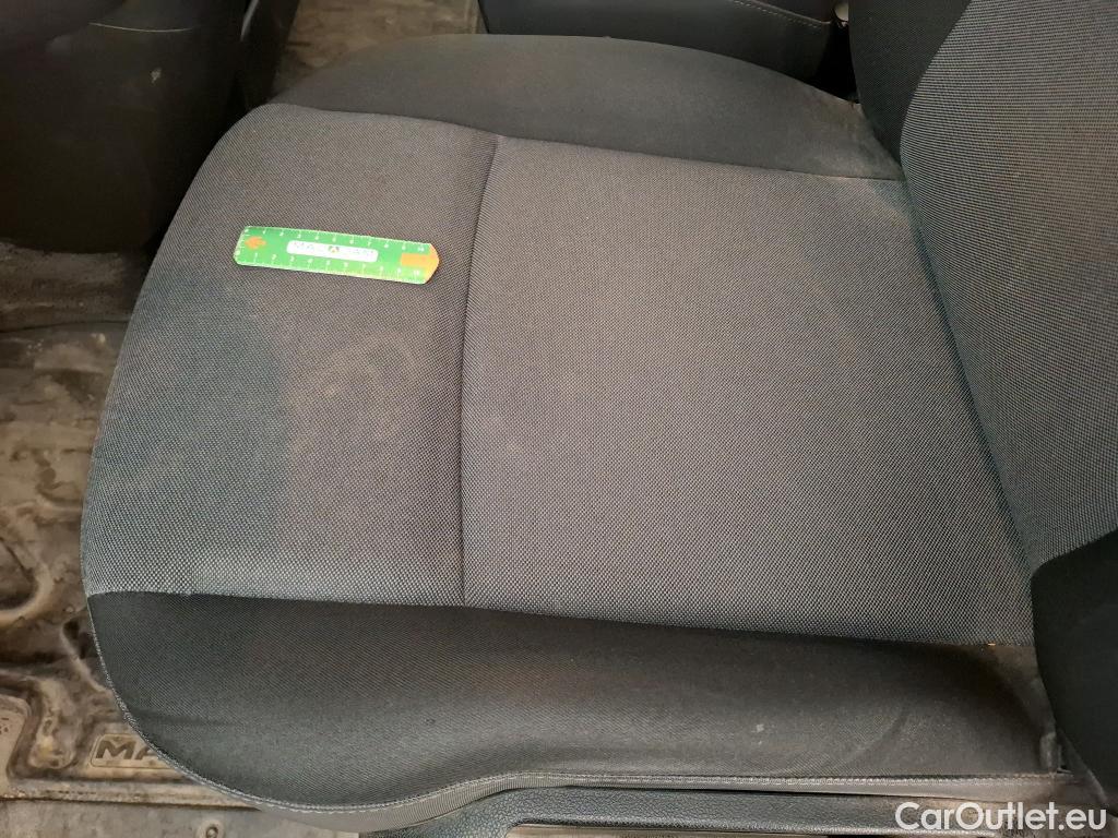  Renault  Master  III Fourgon L2H2 3 5 Grand Confort dCi 130CV BVM6 E6 #24