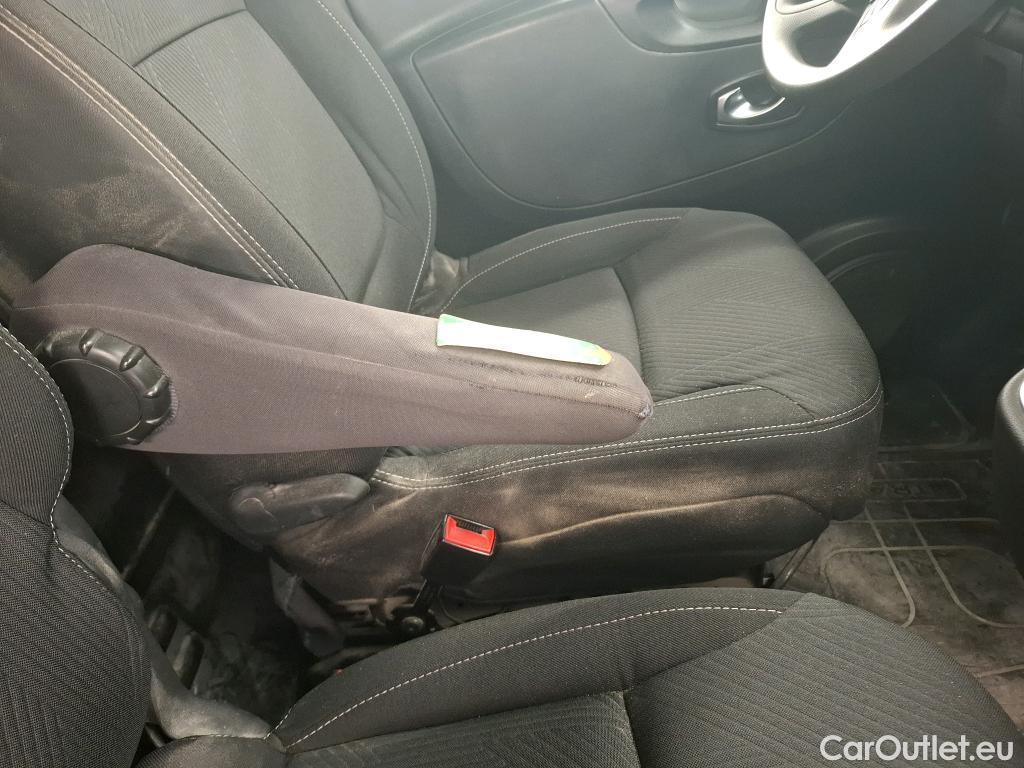  Renault  Trafic RENAULT  / 2019 / 4P / Fourgon tole NV FG GCF L1H1 1200 dCi 120 S&S #3