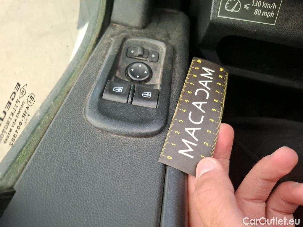  Renault  Master  Fourgon L3H2 3 5 Grand Confort dCi 135CV BVM6 7 Sieges E6dT #82