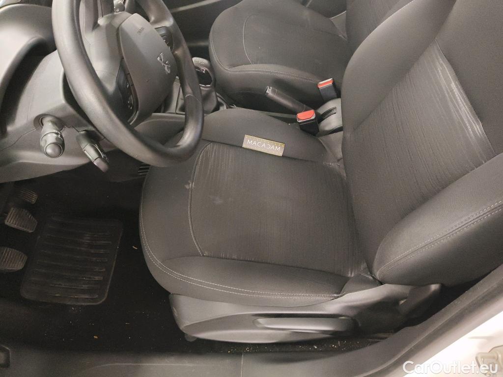 Peugeot  208  Affaire Premium Pack 1.6 HDi 75CV BVM5 E6 #30