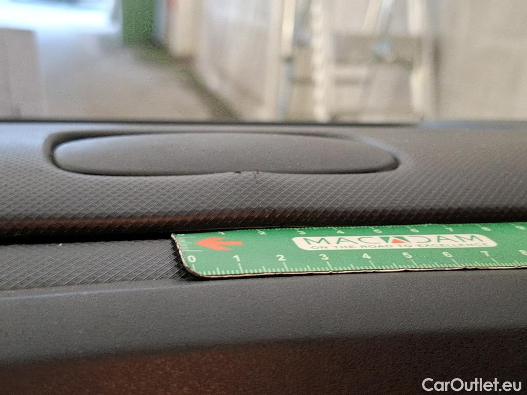  Renault  Master  III Fourgon L2H2 3 5 Grand Confort dCi 130CV BVM6 E6 #18