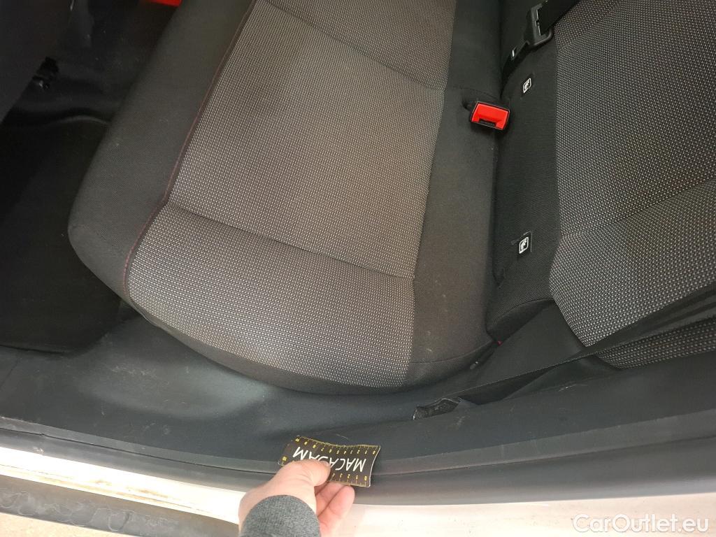  Citroen  C4 Cactus  Feel Business 1.2 PureTech 110CV BVM6 E6dT #15