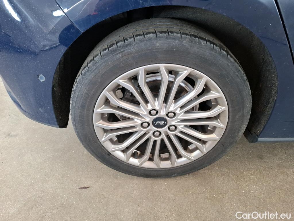  Ford  Focus FORD  / 2018 / 5P / Berline 5P - 1.0 EcoBoost 125 S&S auto Titanium #8