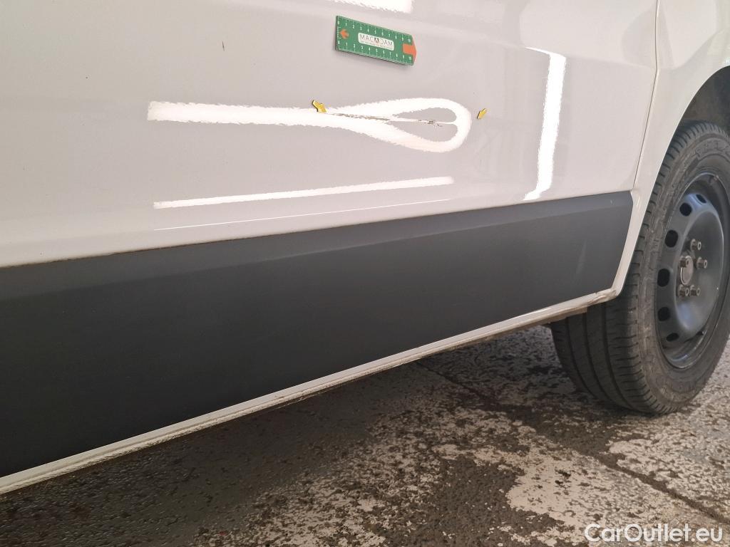  Renault  Trafic RENAULT  / 2019 / 4P / Fourgon tole NV FG GCF L1H1 1200 dCi 120 #10