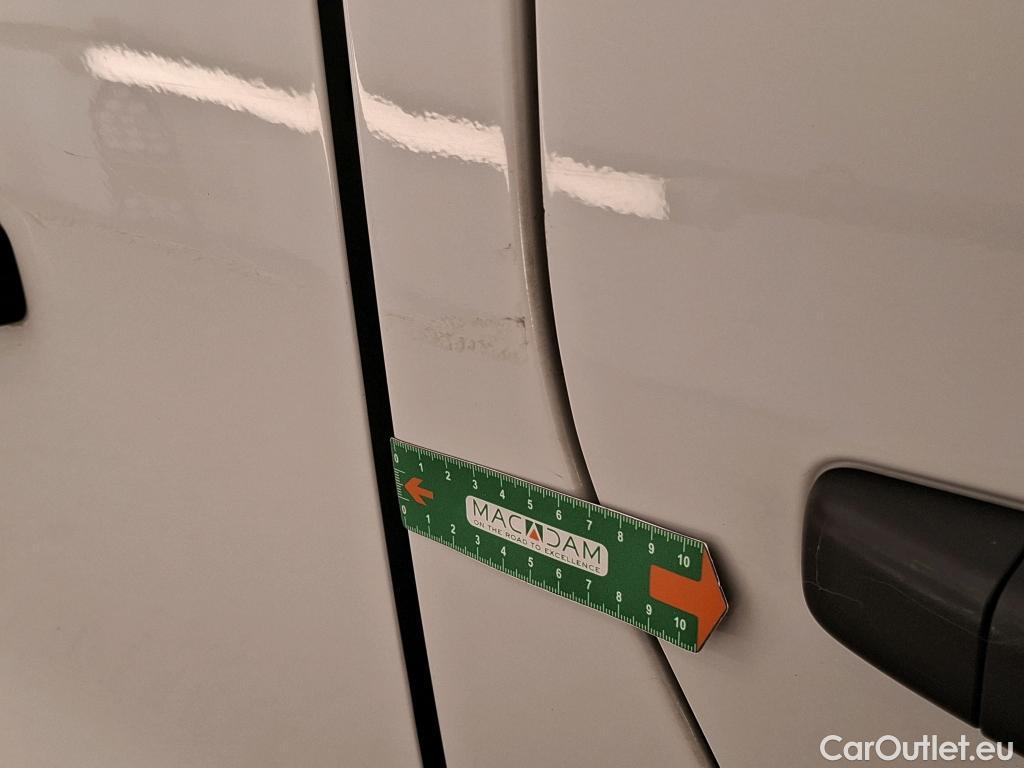  Renault  Trafic RENAULT  / 2019 / 4P / Fourgon tole NV FG GCF L1H1 1200 dCi 120 #34