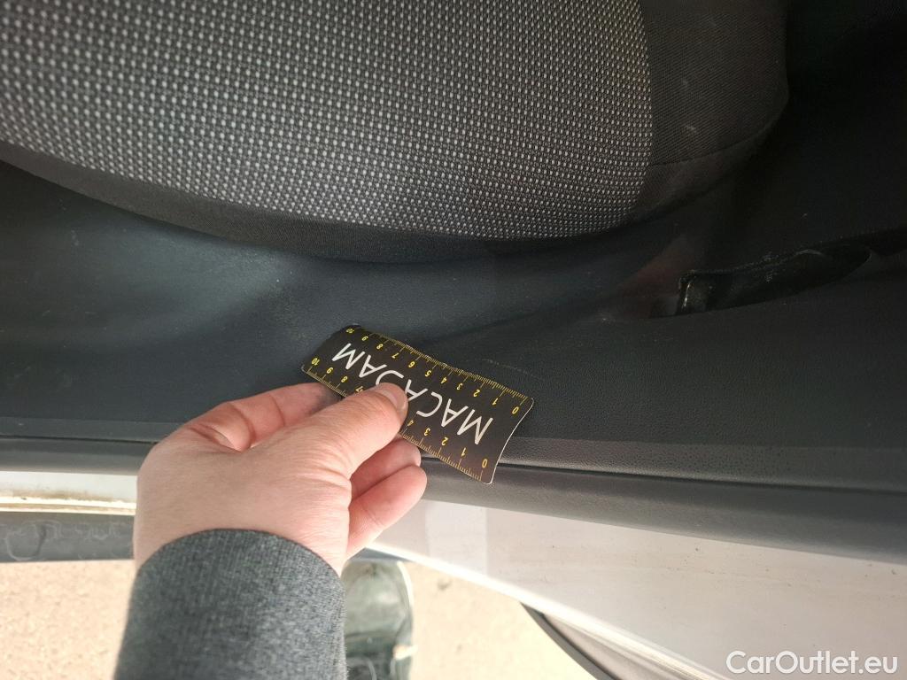  Citroen  C4 Cactus  Feel Business 1.2 PureTech 110CV BVM6 E6dT #16