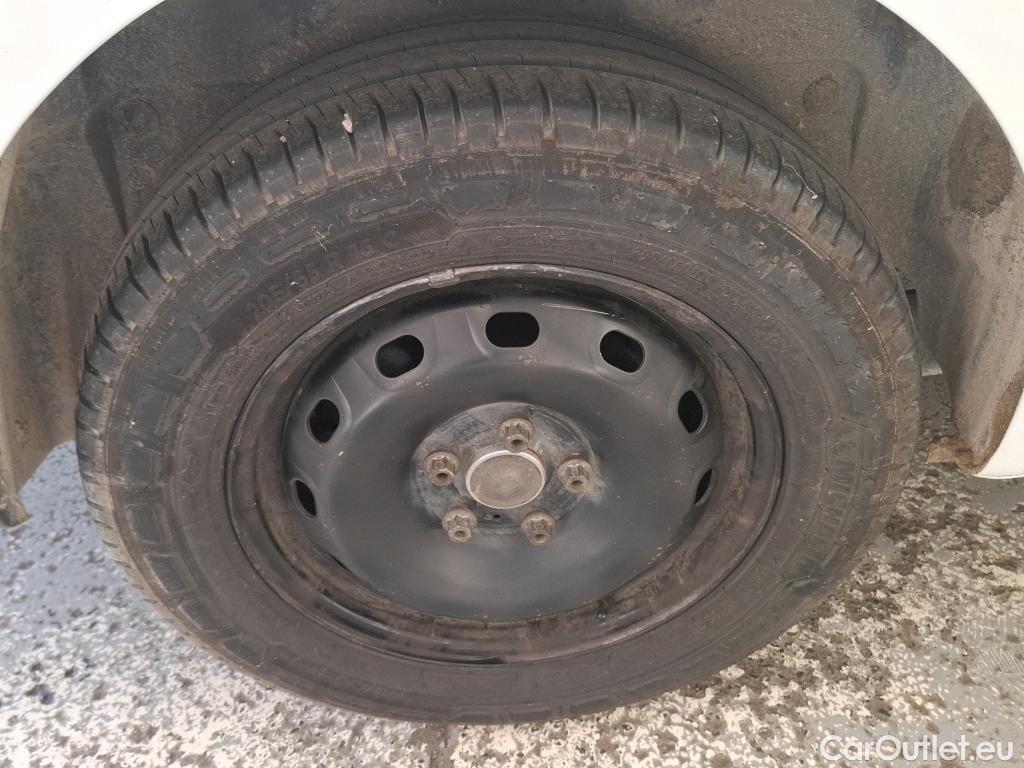  Renault  Trafic RENAULT  / 2019 / 4P / Fourgon tole NV FG GCF L1H1 1200 dCi 120 #27