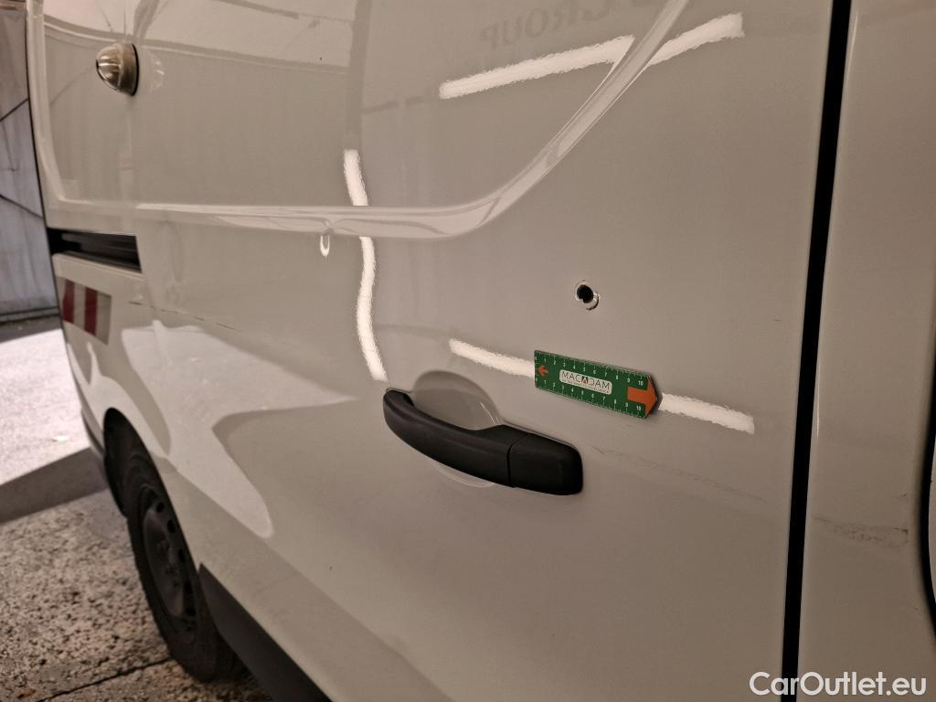  Renault  Trafic RENAULT  / 2019 / 4P / Fourgon tole NV FG GCF L1H1 1200 dCi 120 #4