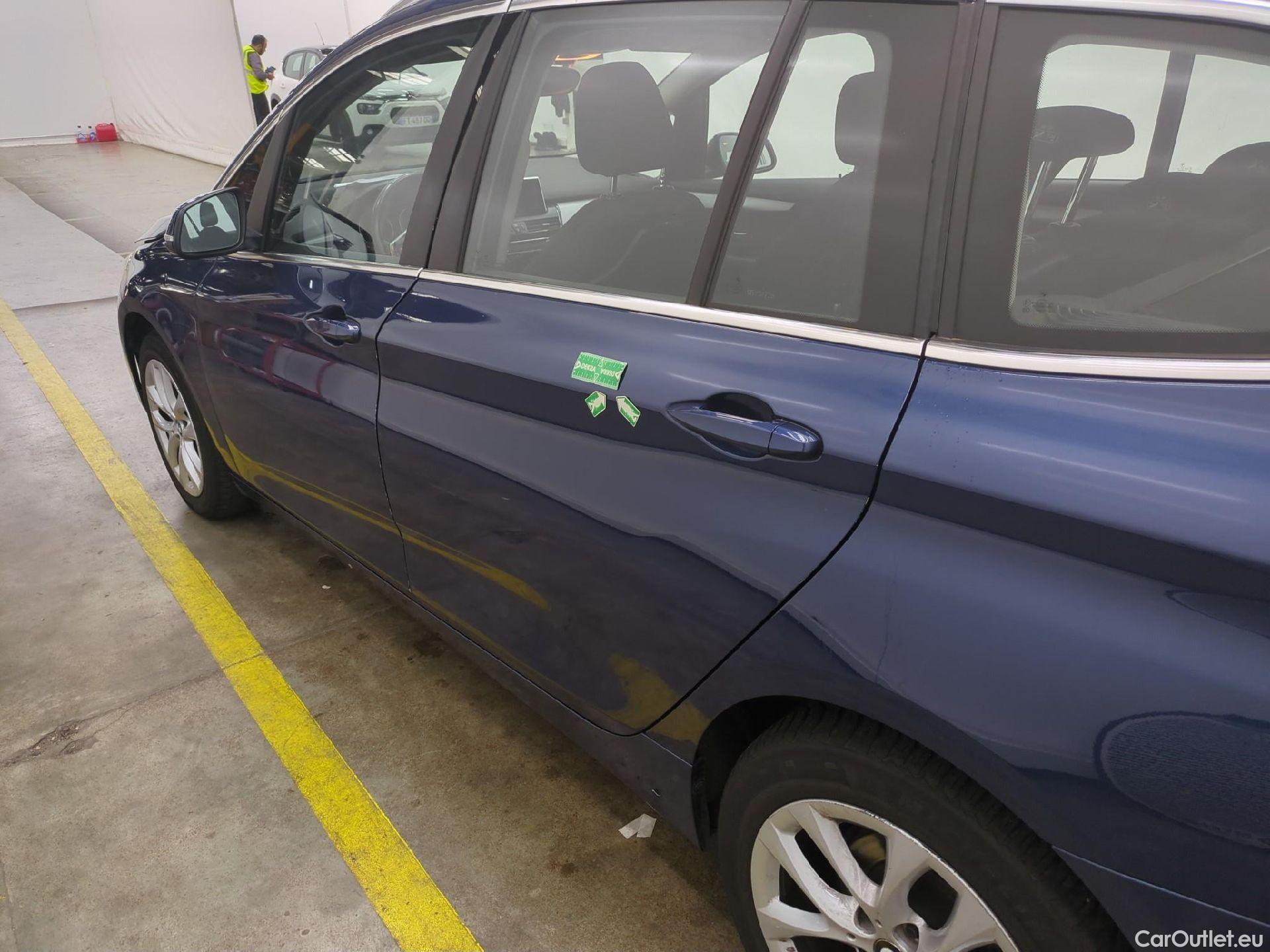  Bmw  Serie 2 BMW  Gran Tourer / 2018 / 5P / monospace 218d Business Design Auto #48