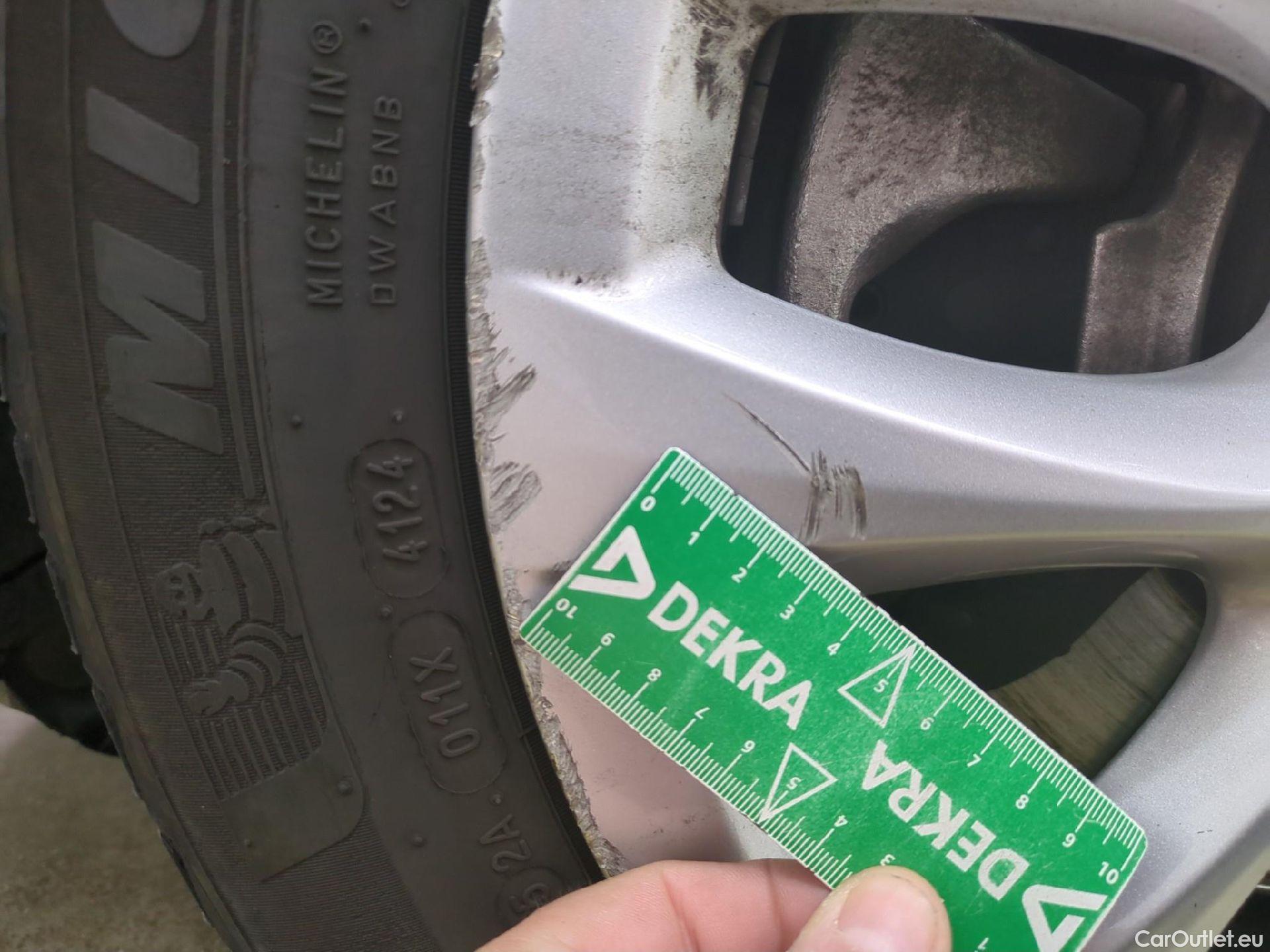  Bmw  Serie 2 BMW  Gran Tourer / 2018 / 5P / monospace 218d Business Design Auto #4