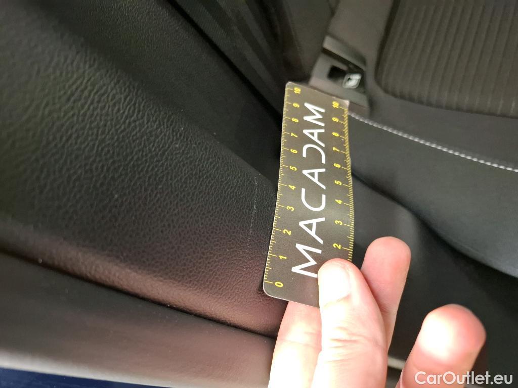  Ford  Focus FORD  / 2018 / 5P / Berline 5P - 1.0 EcoBoost 125 S&S auto Titanium #2