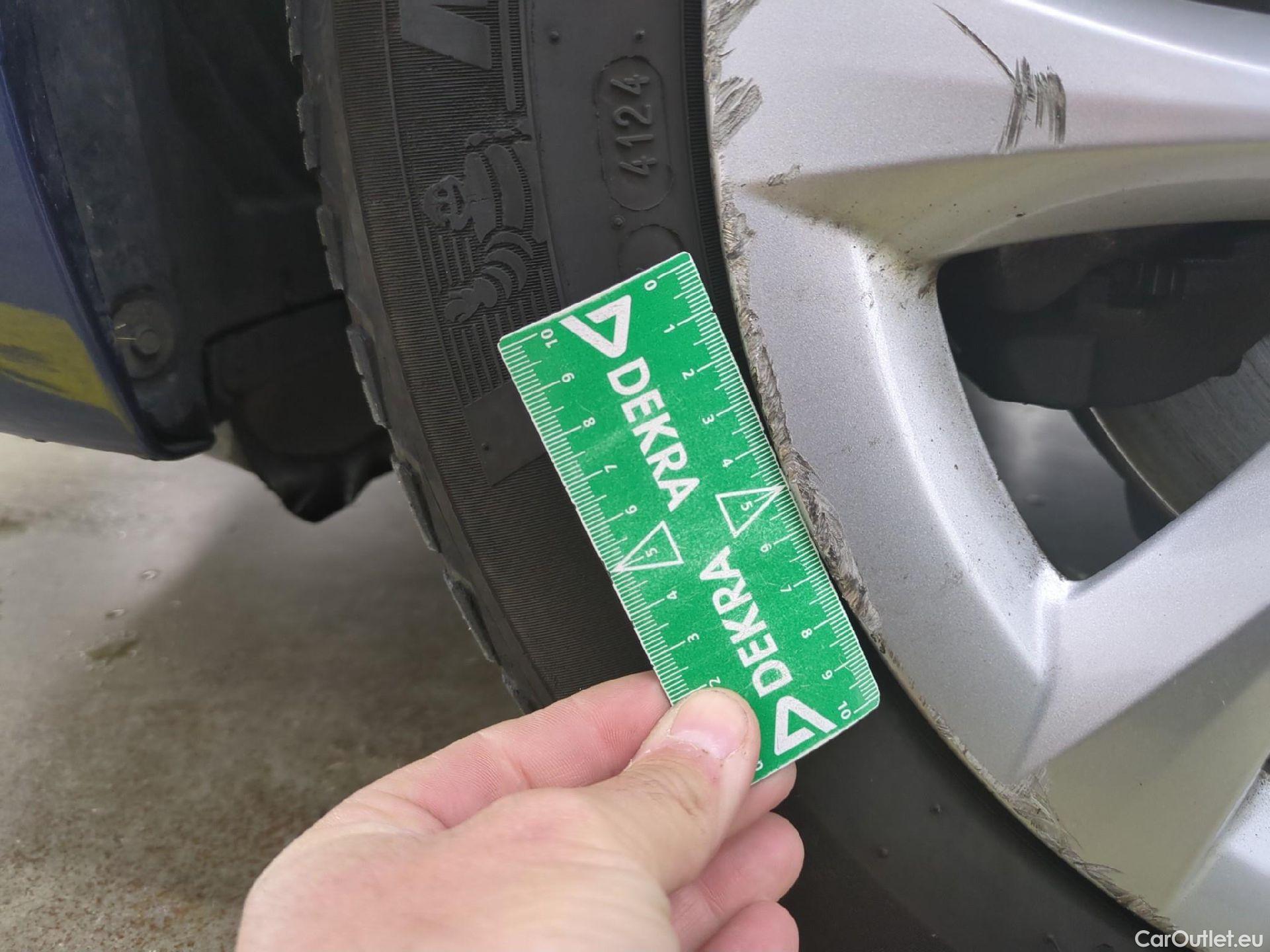  Bmw  Serie 2 BMW  Gran Tourer / 2018 / 5P / monospace 218d Business Design Auto #3