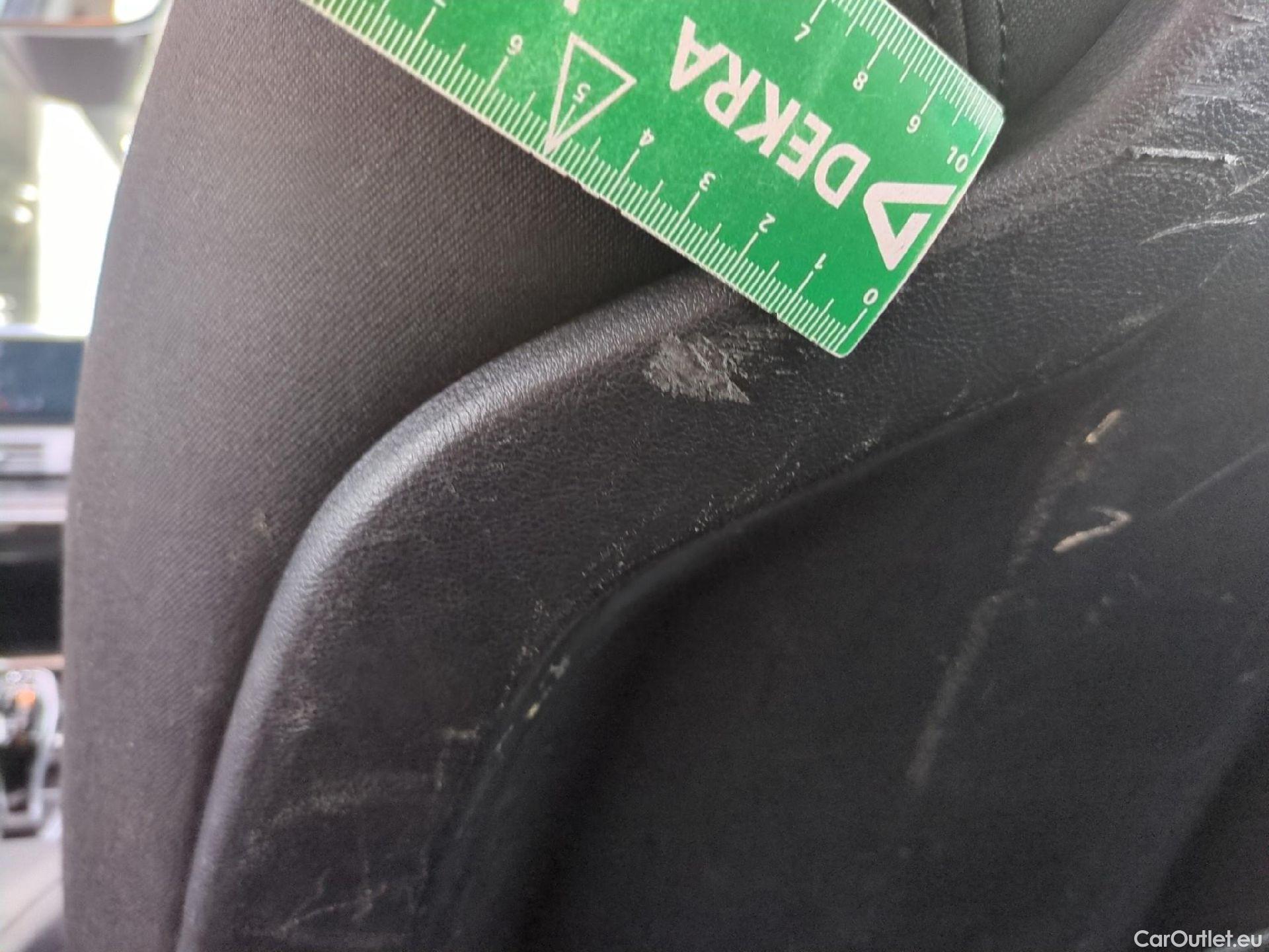  Bmw  Serie 2 BMW  Gran Tourer / 2018 / 5P / monospace 218d Business Design Auto #19