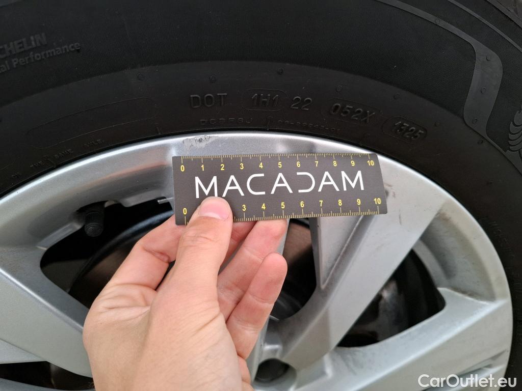  Peugeot  3008  Active Pack 1.2 PureTech 130CV BVA8 E6d #46